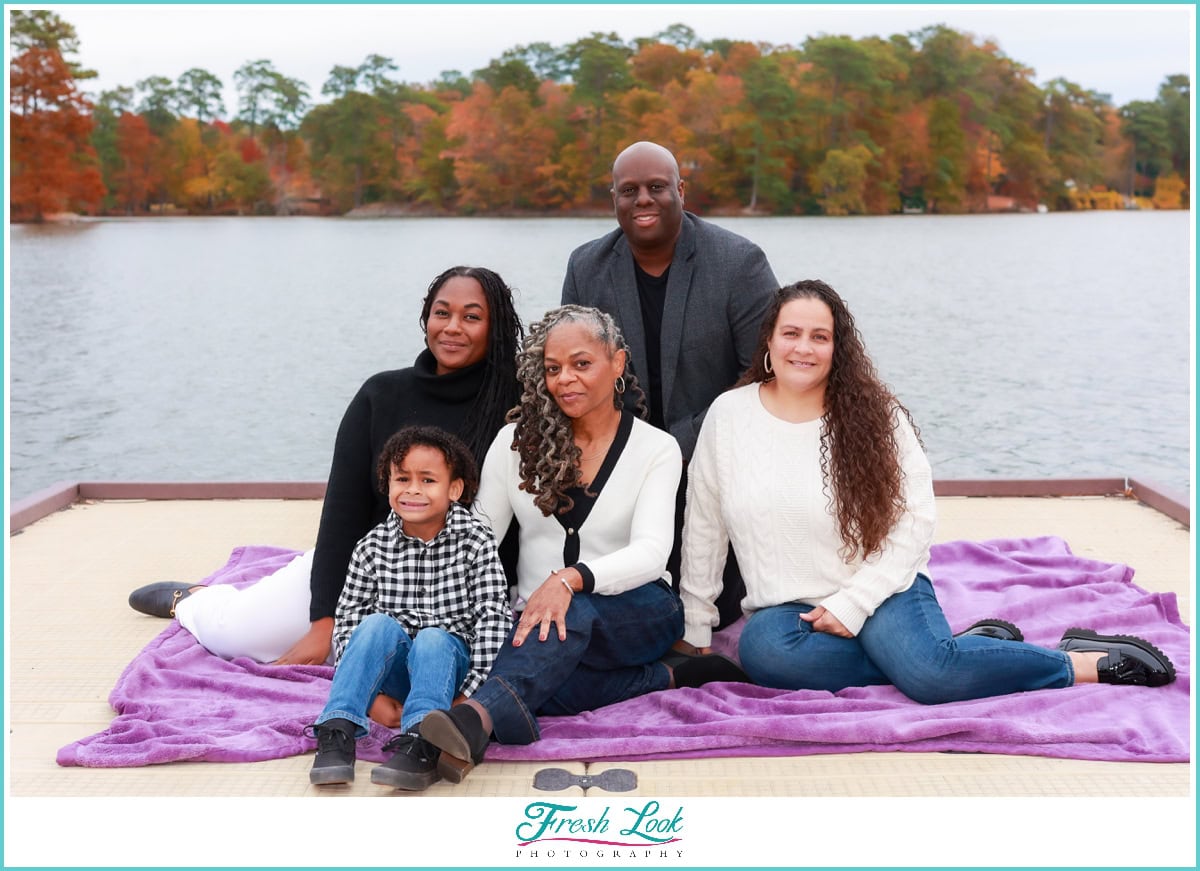 Family photos by the lake